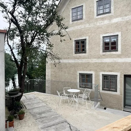 Floesserhaus - Wohnen Am Fluss * Steyr